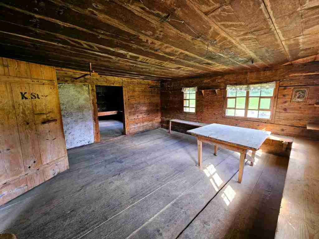 Alpe_Innenbereich_02